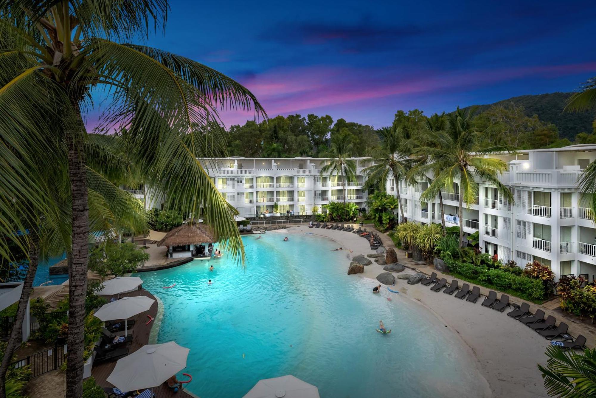 Elysium Private Apartments At Beach Club & Spa Palm Cove Exterior photo