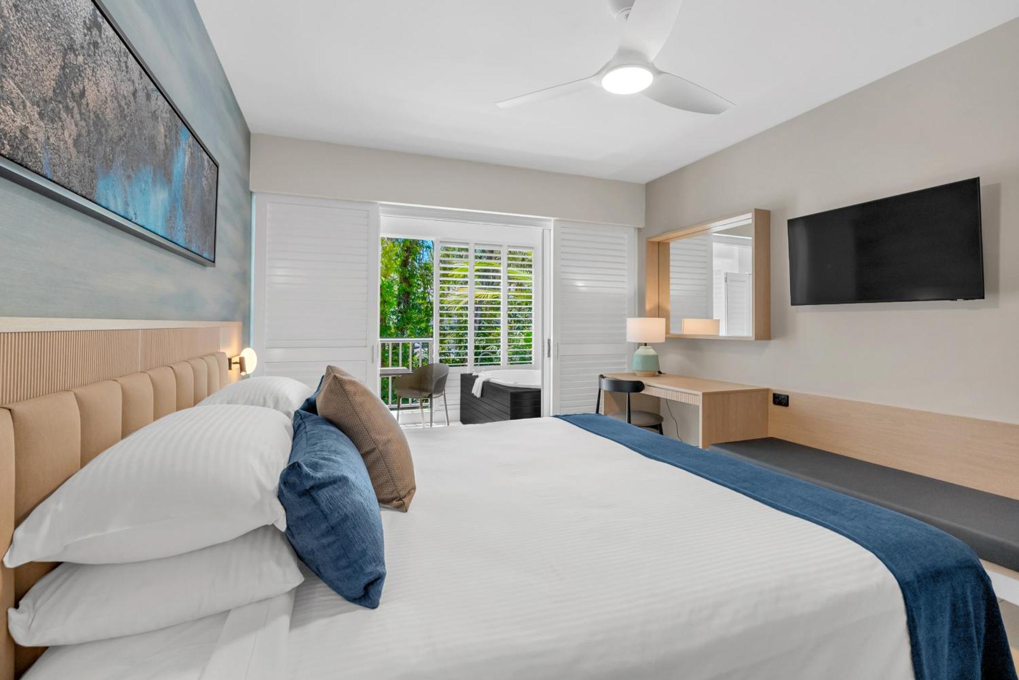 Elysium Private Apartments At Beach Club & Spa Palm Cove Exterior photo