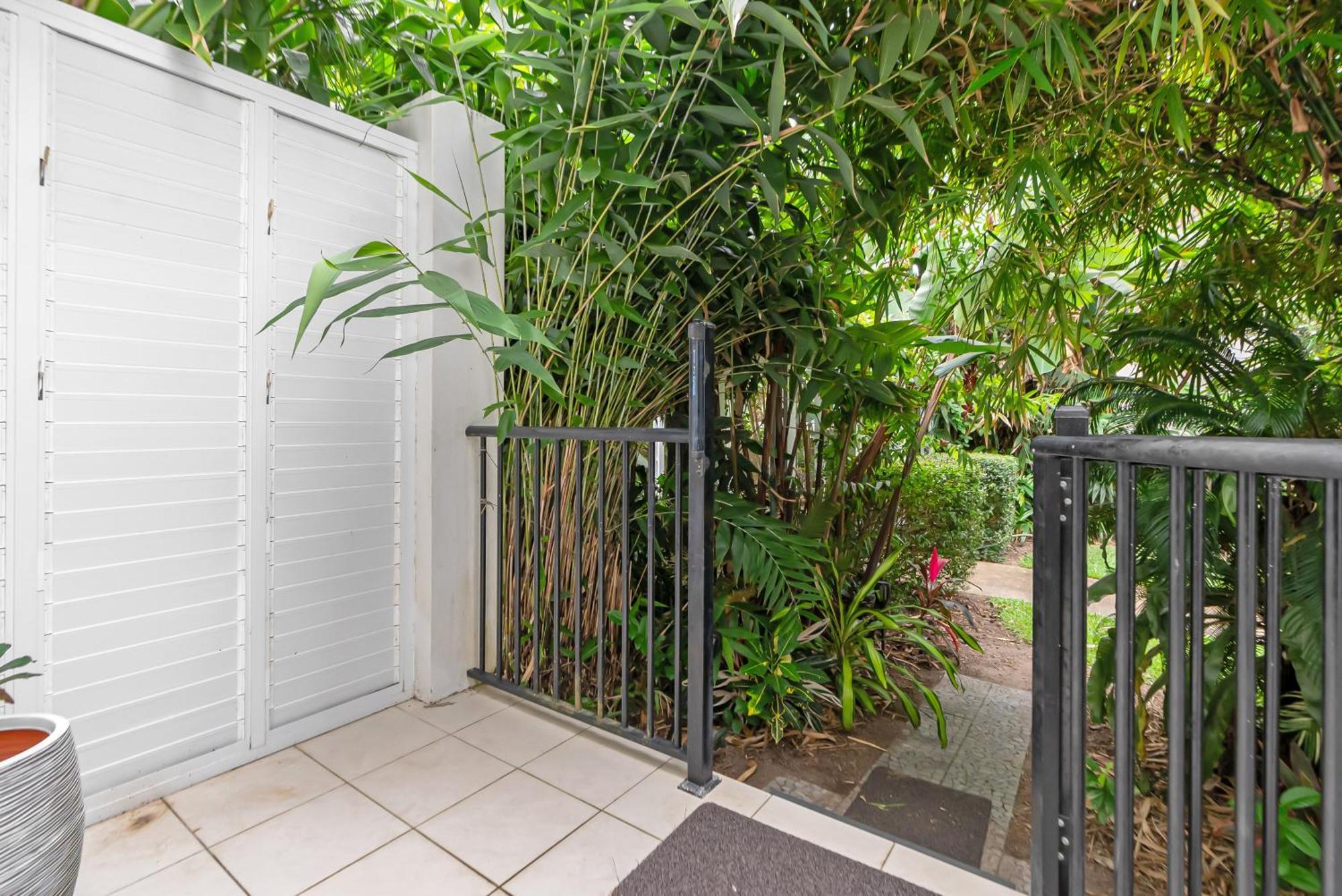 Elysium Private Apartments At Beach Club & Spa Palm Cove Exterior photo