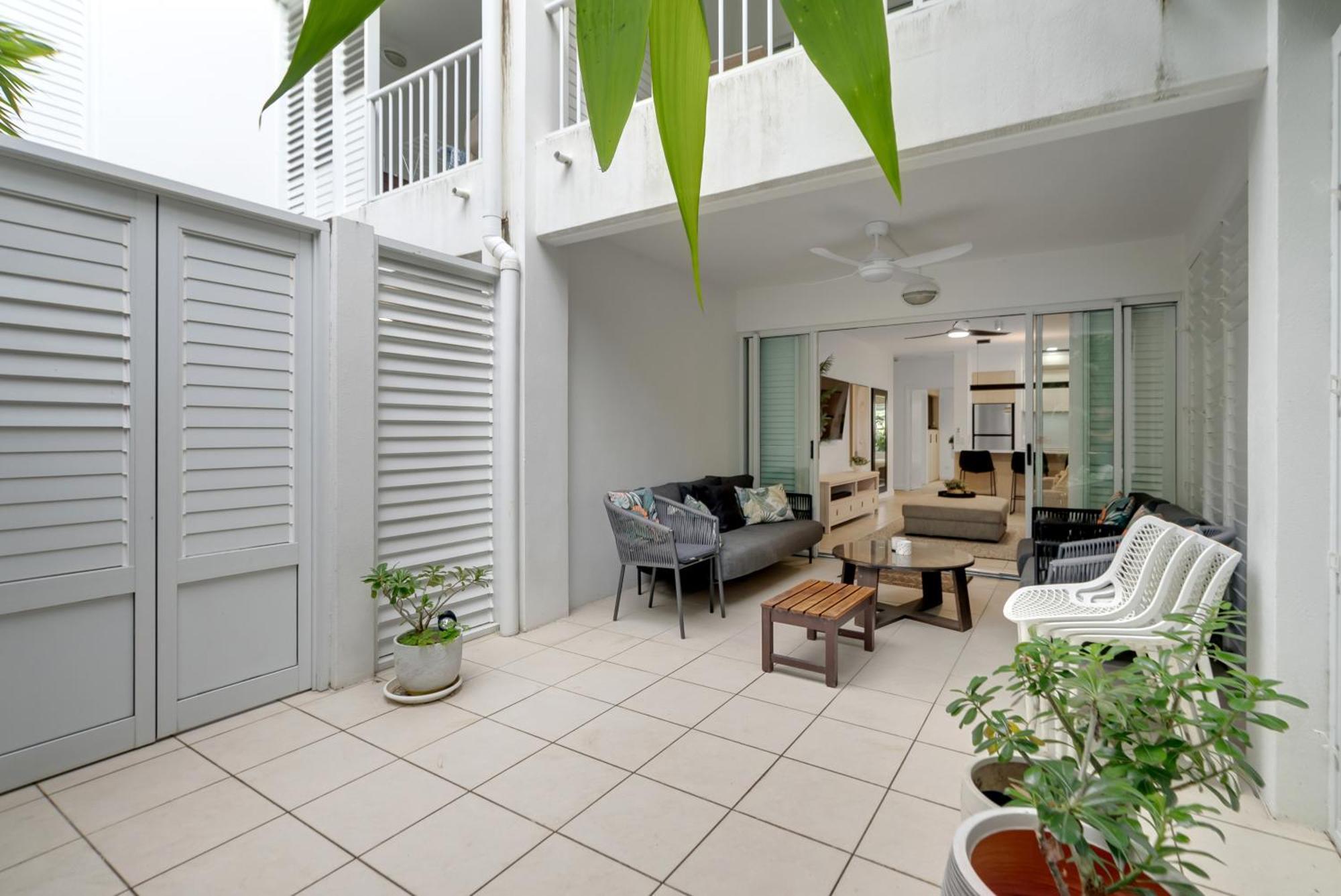 Elysium Private Apartments At Beach Club & Spa Palm Cove Exterior photo